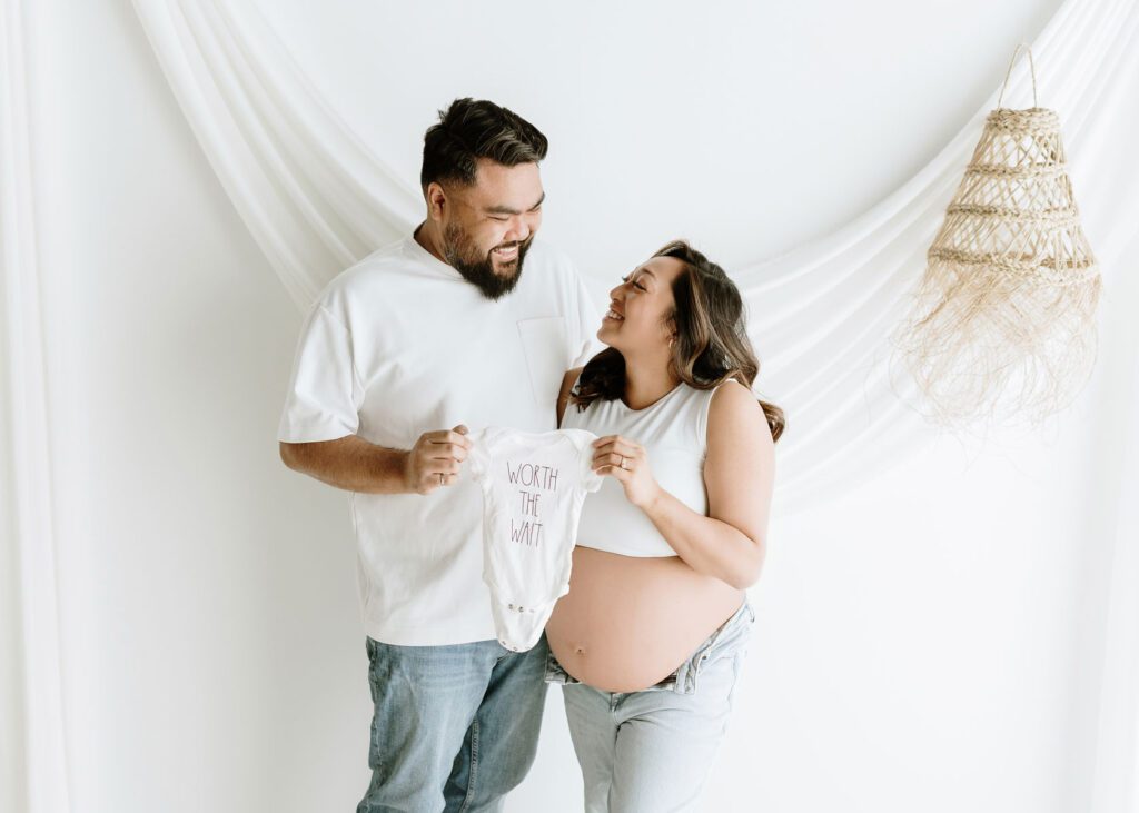modern lifestyle maternity photography Winnipeg studio