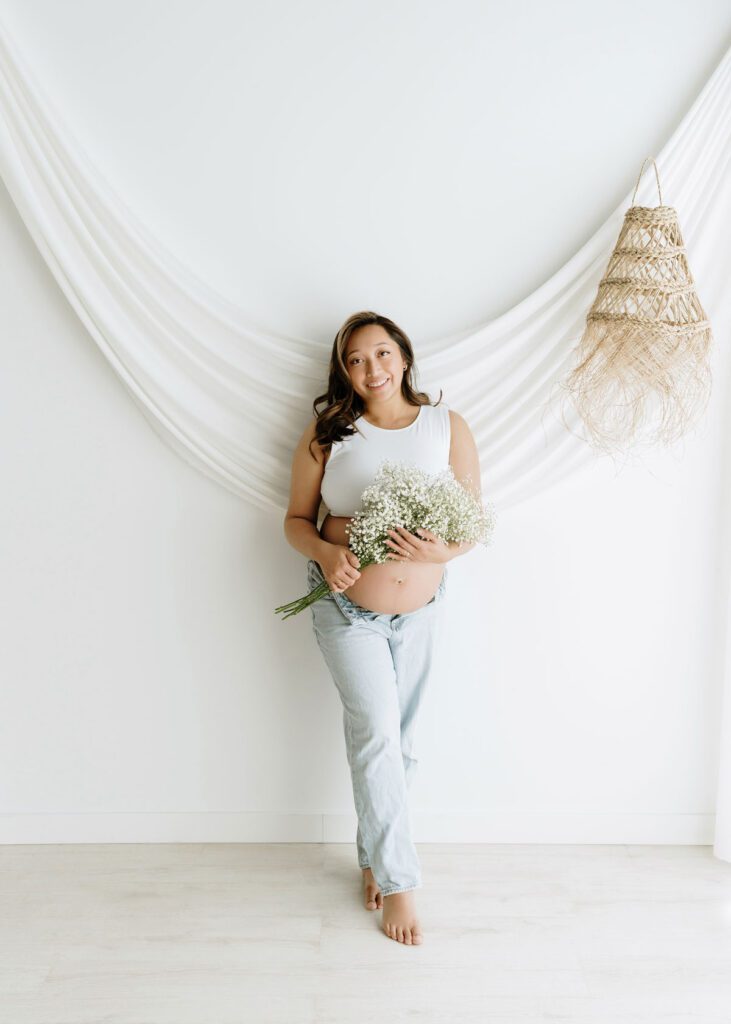 Winnipeg maternity photographer natural lifestyle pregnancy photos