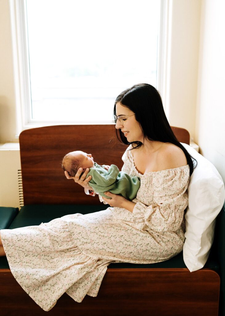 Winnipeg fresh 48 newborn family hospital moment