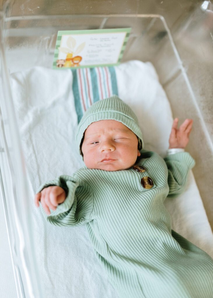 Winnipeg fresh 48 newborn hospital session photography