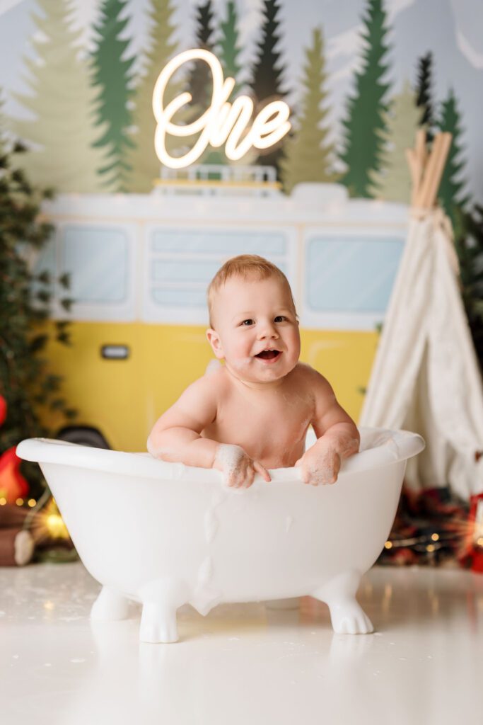 one-year-old-bubble-bath-session-winnipeg