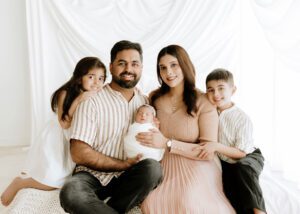 Winnipeg newborn photographer family portrait