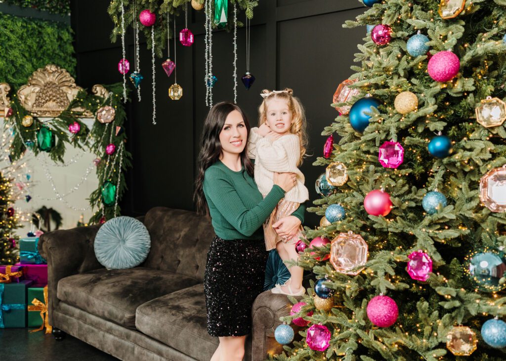 Family Christmas minis portraits at May 11 Studio
