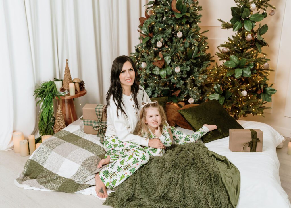 Christmas Minis photography in Winnipeg studio