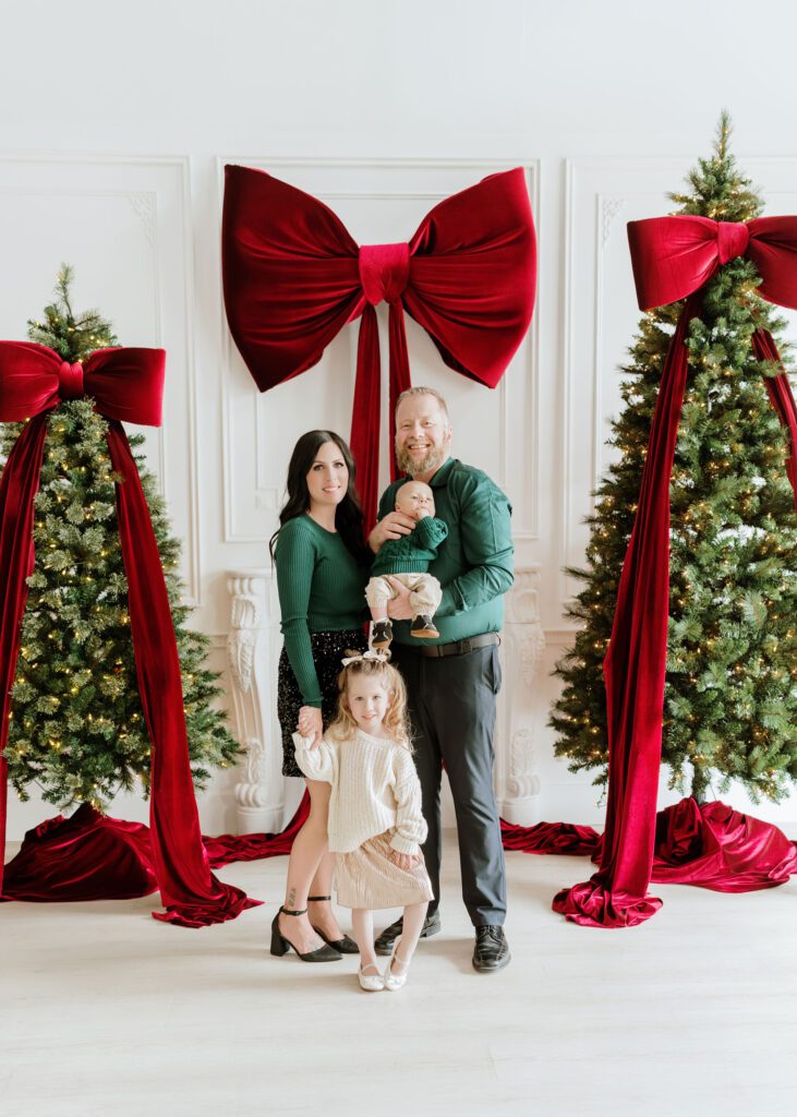Winnipeg Christmas Minis family photography at May 11 Studio