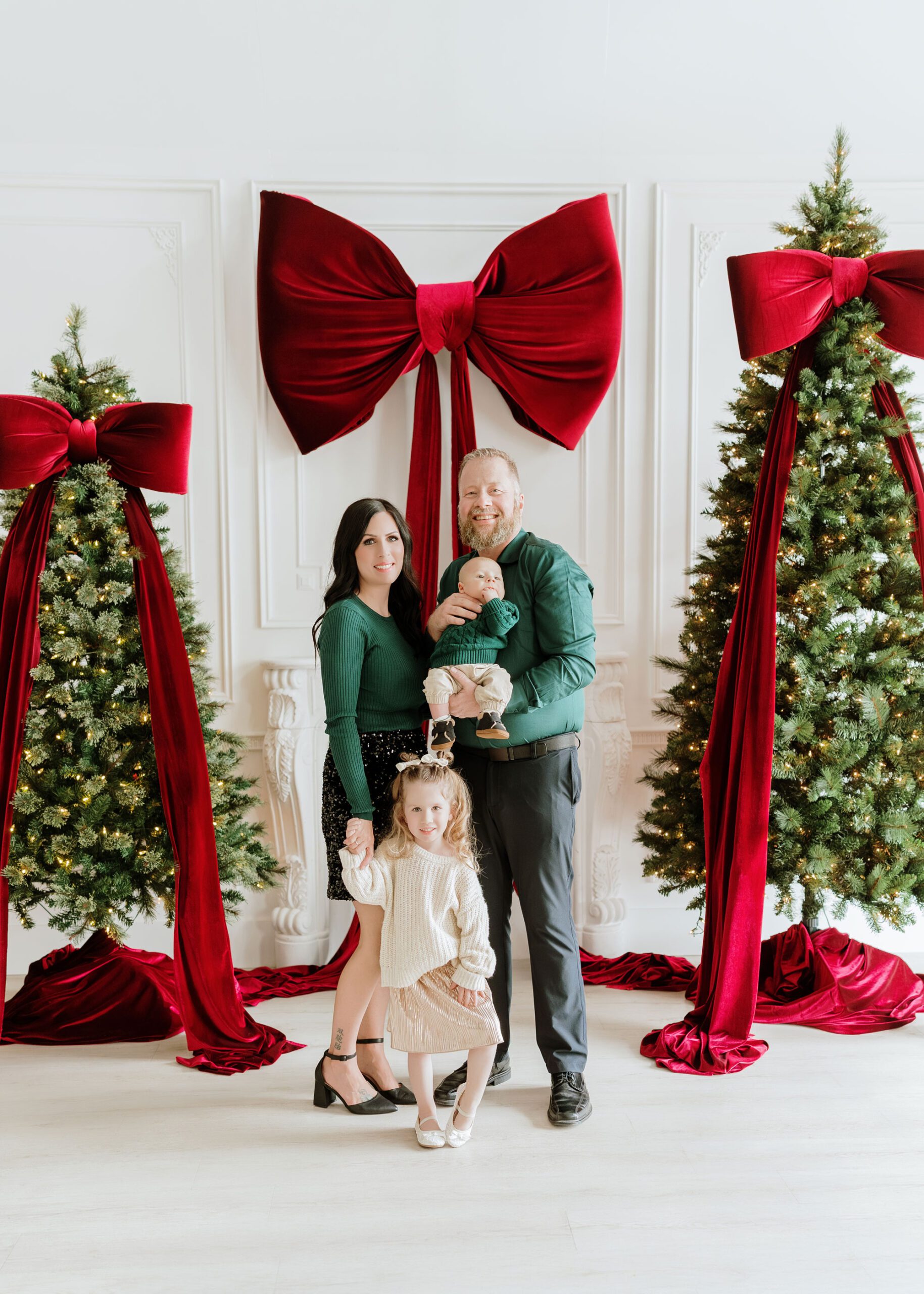 Winnipeg Christmas Minis family photography at May 11 Studio