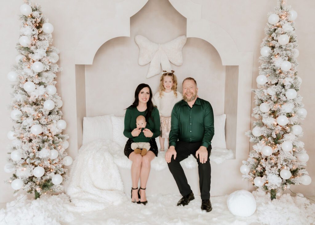 Family Christmas photos at May 11 Studio in Winnipeg