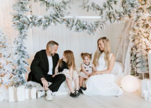 Timeless Christmas family memories captured at May 11 Studio Winnipeg