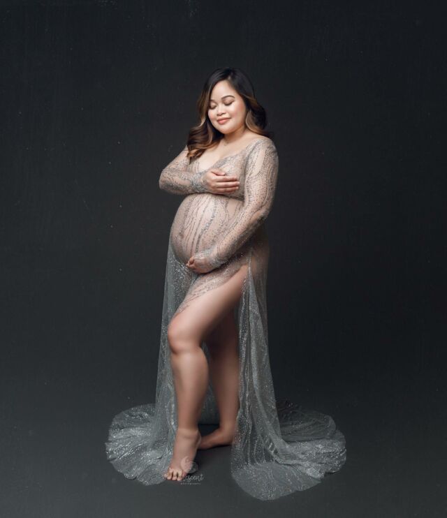 What a stunning mommy-to-be! ❤️